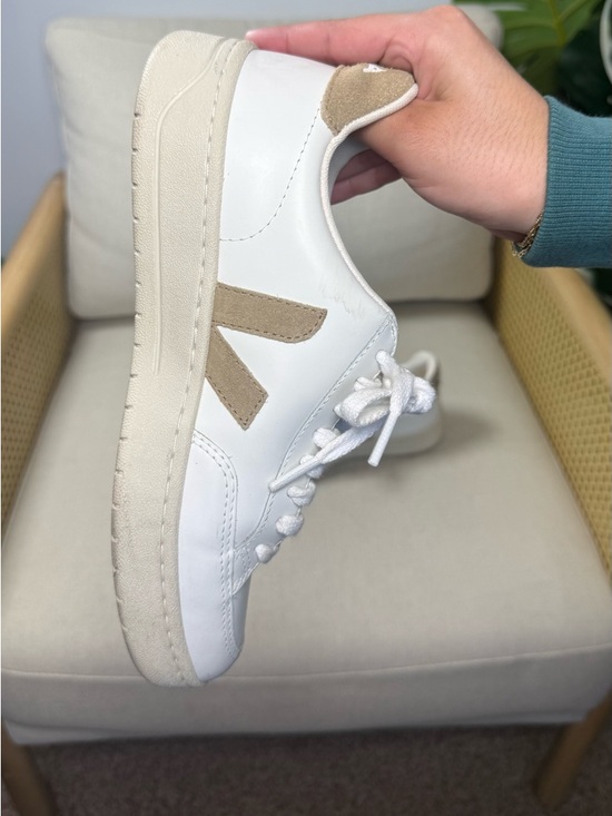 Veja V-12 LEATHER WHITE DUNE Sneakers  Women’s size 7 - Picture 8 of 10